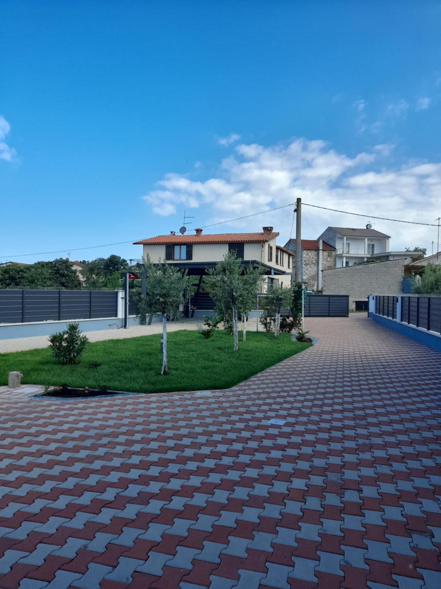 Apartments Donella Ουμάγκ Εξωτερικό φωτογραφία